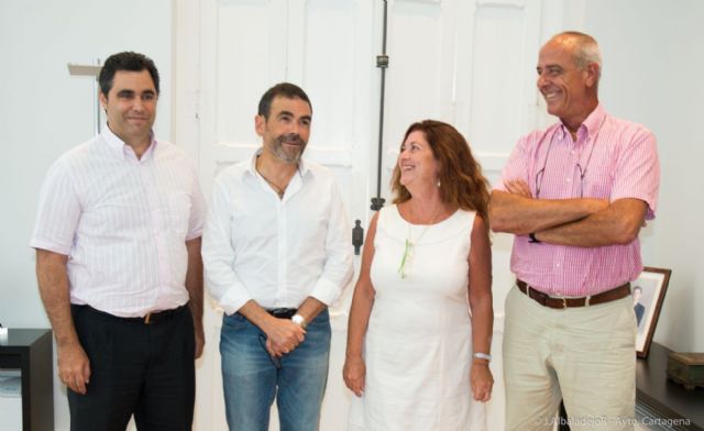 Ayuntamiento y Hostecar trabajarán juntos en las ordenanzas que afectan al sector - 1, Foto 1