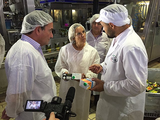 2.060 toneladas de melocotones, nectarinas y paraguayos se transforman en zumo para bancos de alimentos - 2, Foto 2