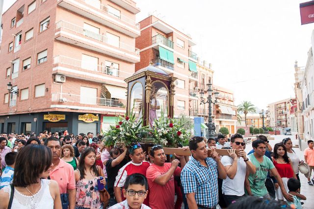 La población ecuatoriana rinde honores a la Churonita - 2, Foto 2