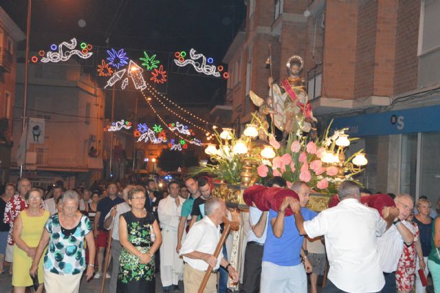 Multitudinaria procesión para honrar a San Roque - 1, Foto 1