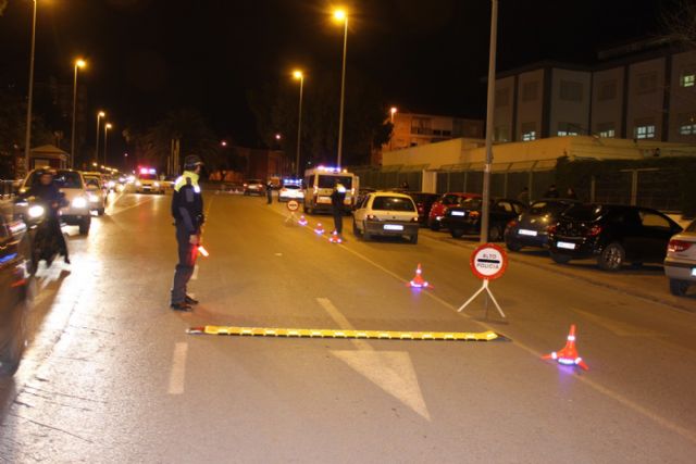 La Policía Local detectó trece casos de alcoholemia la pasada semana - 1, Foto 1