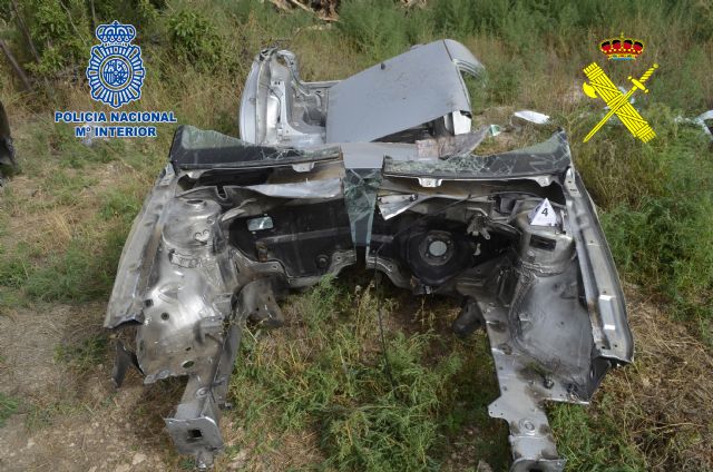 Desmantelado en Yecla un taller mecánico clandestino donde se desguazaban coches robados y se vendían por piezas - 1, Foto 1
