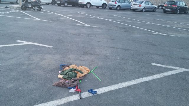 El Grupo Socialista reclama al Ayuntamiento de Murcia que cese el abandono en la limpieza y cuidado del parking disuasorio del Malecón - 2, Foto 2