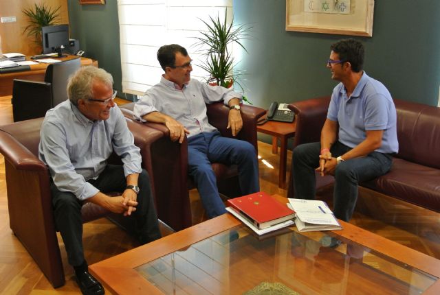 El Alcalde recibe al presidente del Colegio Oficial de Veterinarios, que este año celebra su 110 aniversario - 2, Foto 2