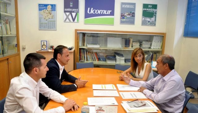 La Comunidad asesorará a los trabajadores en la conversión de empresas en cooperativas y su posterior gestión - 1, Foto 1