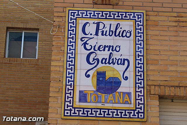 Denuncian actos vandlicos en el Colegio Tierno Galvn y otros - 2