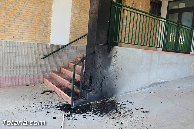 Denuncian actos vandlicos en el Colegio Tierno Galvn y otros - 3