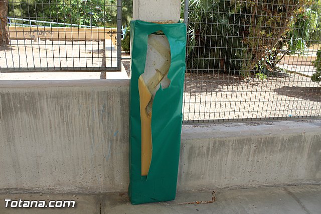 Denuncian actos vandlicos en el Colegio Tierno Galvn y otros - 7