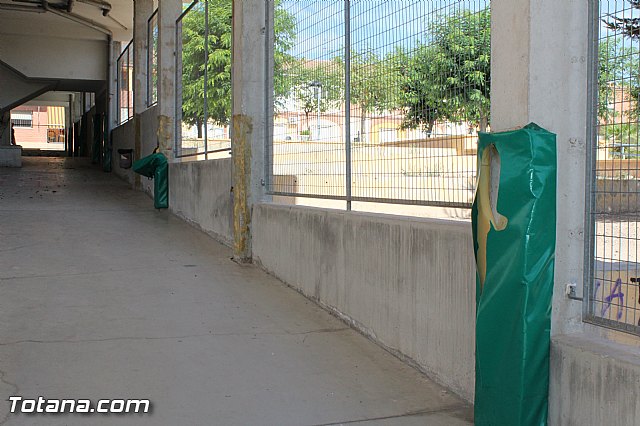 Denuncian actos vandlicos en el Colegio Tierno Galvn y otros - 9