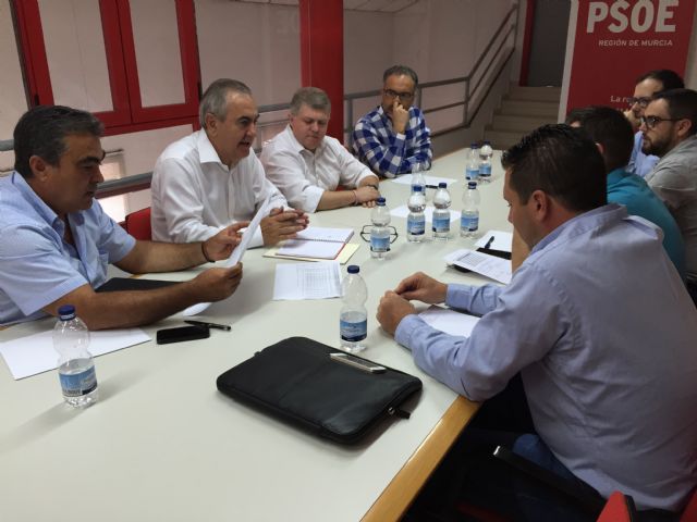 Los ayuntamientos socialistas del norte de la Región exigen el comienzo inmediato de la Autovía del Norte - 1, Foto 1