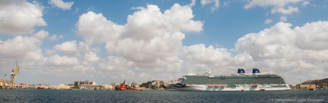 El Britannia atraca en el Puerto de Cartagena - 1, Foto 1