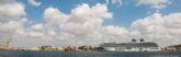 El Britannia atraca en el Puerto de Cartagena