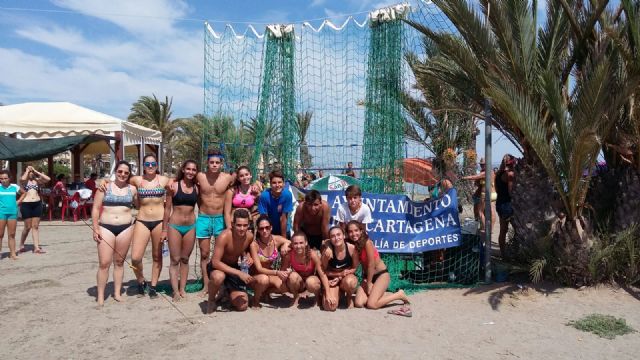 Alta participación femenina en el Campeonato de Voley Playa de Los Urrutias - 2, Foto 2