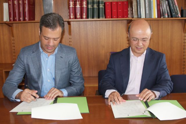 El Alcalde firma la renovación del convenio de la Ventanilla Única - 1, Foto 1