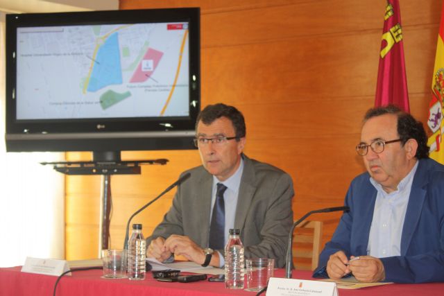 La colaboración entre el Ayuntamiento y la Universidad de Murcia permitirá disponer de uno de los complejos sanitarios más importantes del país - 2, Foto 2