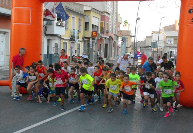 Más de 400 corredores participan en la XXI Carrera Popular Nocturna de las fiestas torreñas - 1, Foto 1