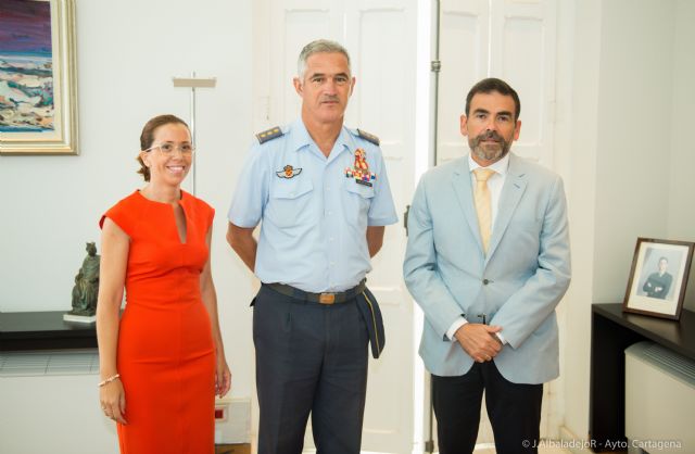 El alcalde y la vicealcaldesa reciben al Coronel Director de la AGA - 3, Foto 3