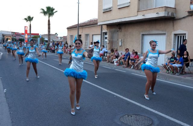 Las carrozas y comparsas llenan las calles torreñas de bailes, disfraces y diversión con su tradicional desfile - 4, Foto 4