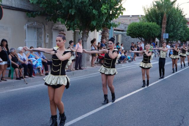 Las carrozas y comparsas llenan las calles torreñas de bailes, disfraces y diversión con su tradicional desfile - 5, Foto 5