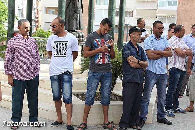 Minuto de silencio y lectura de manifiesto - 12