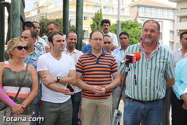 Minuto de silencio y lectura de manifiesto - 24