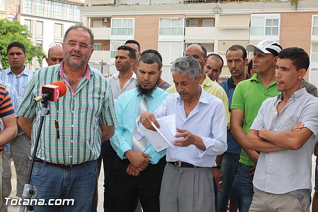 Minuto de silencio y lectura de manifiesto - 25