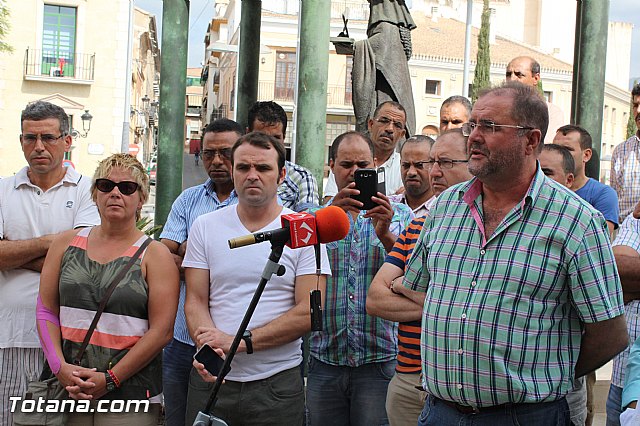 Minuto de silencio y lectura de manifiesto - 30