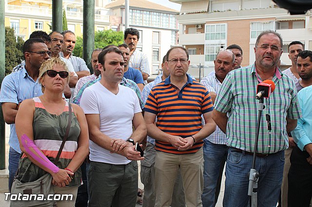 Minuto de silencio y lectura de manifiesto - 27