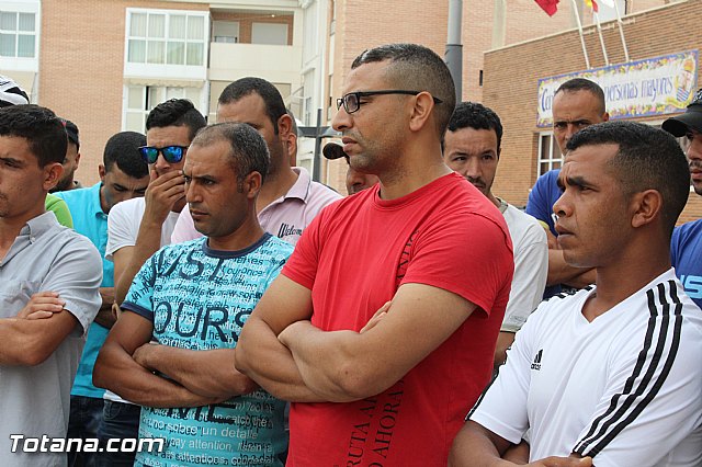 Minuto de silencio y lectura de manifiesto - 32