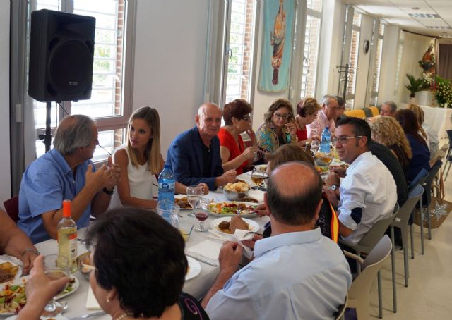 Ana Guijarro destaca la gran labor que realizan los trabajadores sociales en los centros de mayores - 1, Foto 1
