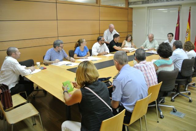 La Mesa de Contratación estudia diez contratos de Deportes, Policía Local, Estadística, Sanidad, Turismo, Informática, Juventud y Servicios Sociales - 1, Foto 1