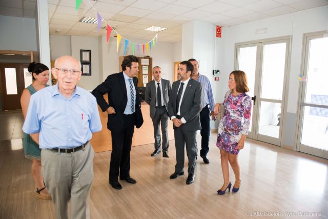 López destaca la labor social de los que cuidan a personas mayores - 1, Foto 1