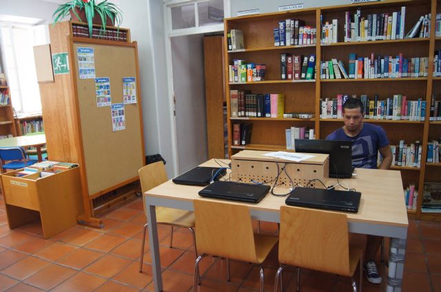 Abre el servicio de la Biblioteca Municipal Mateo García desde hoy con su horario habitual, Foto 1