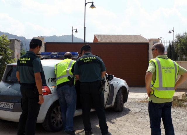 La Guardia Civil detiene a dos jóvenes por más de una veintena de robos en viviendas de Murcia - 5, Foto 5