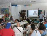 Los usuarios de AFEMAC comporten una jornada con el msico Luis Eduardo Lpez