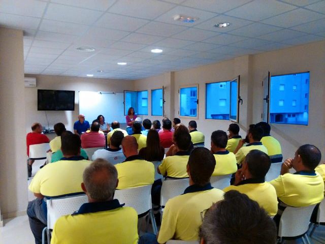 Castejón toma contacto con los empleados del IMSEL - 1, Foto 1