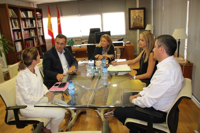 El nuevo Valle de Leiva, tema central de la reunin con la consejera de Educacin, Foto 2