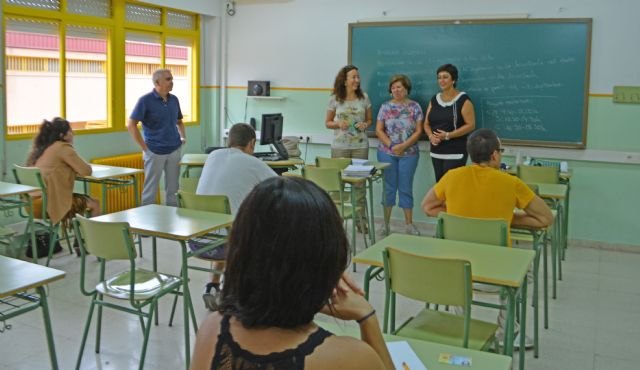 Más de 850 mayores de 18 años se examinan para obtener el título de Graduado en ESO - 1, Foto 1