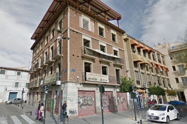 Cambiemos Murcia propone utilizar edificios de la Comunidad Autónoma para realojar temporalmente a familias desahuciadas - 1, Foto 1