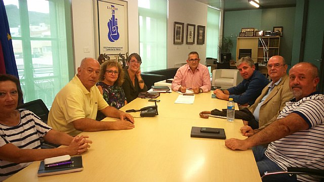El Alcalde se reúne con la Plataforma en Defensa de la Sanidad Pública de la Región de Murcia SALVEMOS EL ROSELL - 1, Foto 1