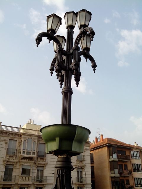 HUERMUR denuncia al Ayuntamiento ante Cultura por colocar nuevos maceteros en el Puente Viejo de Murcia - 4, Foto 4