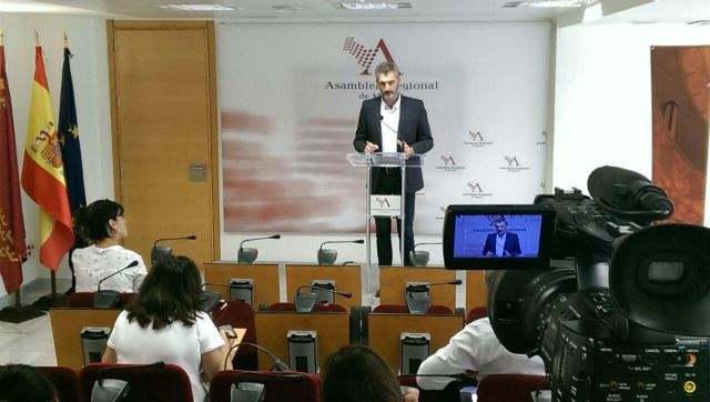 Urralburu: El PP todavía no entiende que 23 votos son más que 22, la mayoría de la Cámara ya no es igual a Partido Popular - 1, Foto 1