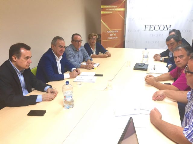 González Tovar apuesta por un Proyecto Regional de Comercio que revitalice los centros de ciudades y pueblos - 1, Foto 1