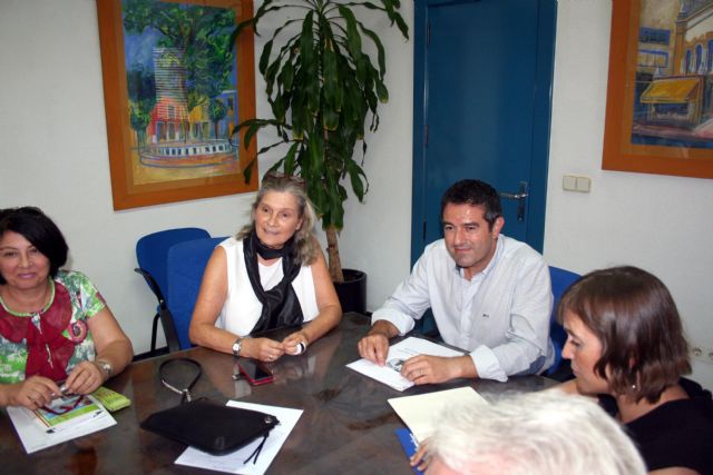 El Alcalde de Alcantarilla se reúne con la Asociación de Familiares de Enfermos de Salud Mental en Alcantarilla - 2, Foto 2