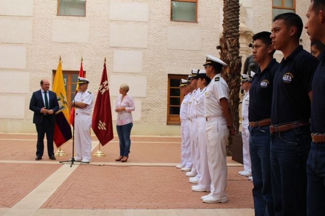 Pedro Antonio Sánchez desea éxito, triunfo y compromiso a los alumnos del Buque Escuela Guayas de la Armada de Ecuador - 2, Foto 2