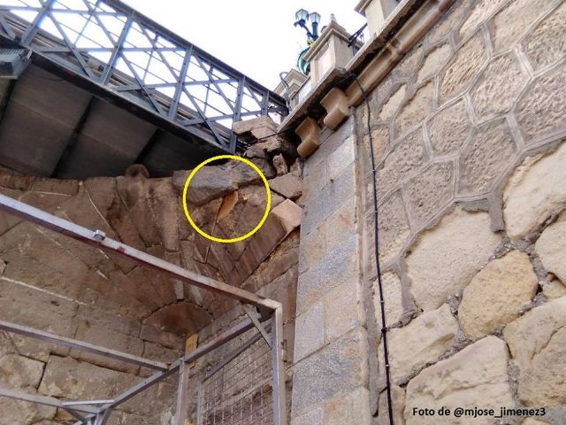 Ahora Murcia denuncia desprendimientos de piedras del Puente Viejo - 1, Foto 1