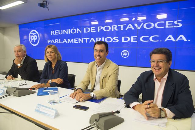 Víctor Martínez aborda en Madrid con Cospedal y los portavoces parlamentarios las elecciones catalanas y la crisis de los refugiados - 1, Foto 1