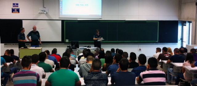 1.402 opositores se examinan en Murcia - 2, Foto 2