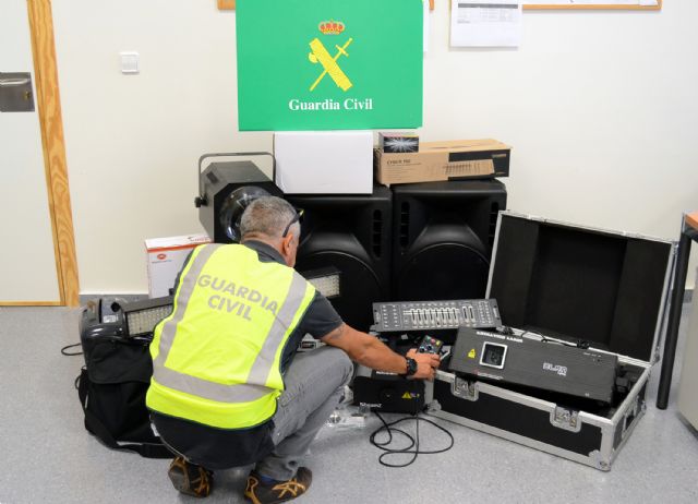 La Guardia Civil detiene al presunto autor de una serie de estafas a través de Internet - 1, Foto 1