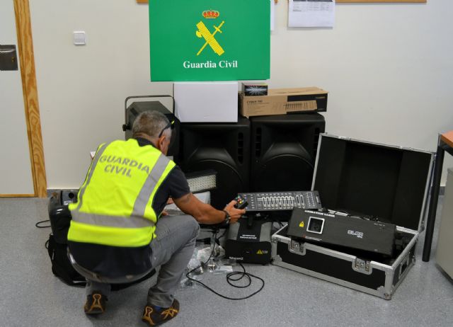 La Guardia Civil detiene al presunto autor de una serie de estafas a través de Internet - 3, Foto 3